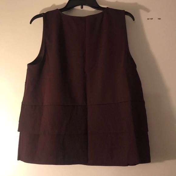 Ann Taylor Tiered Knit Shell Burgundy Size M / L - Picture 3 of 3